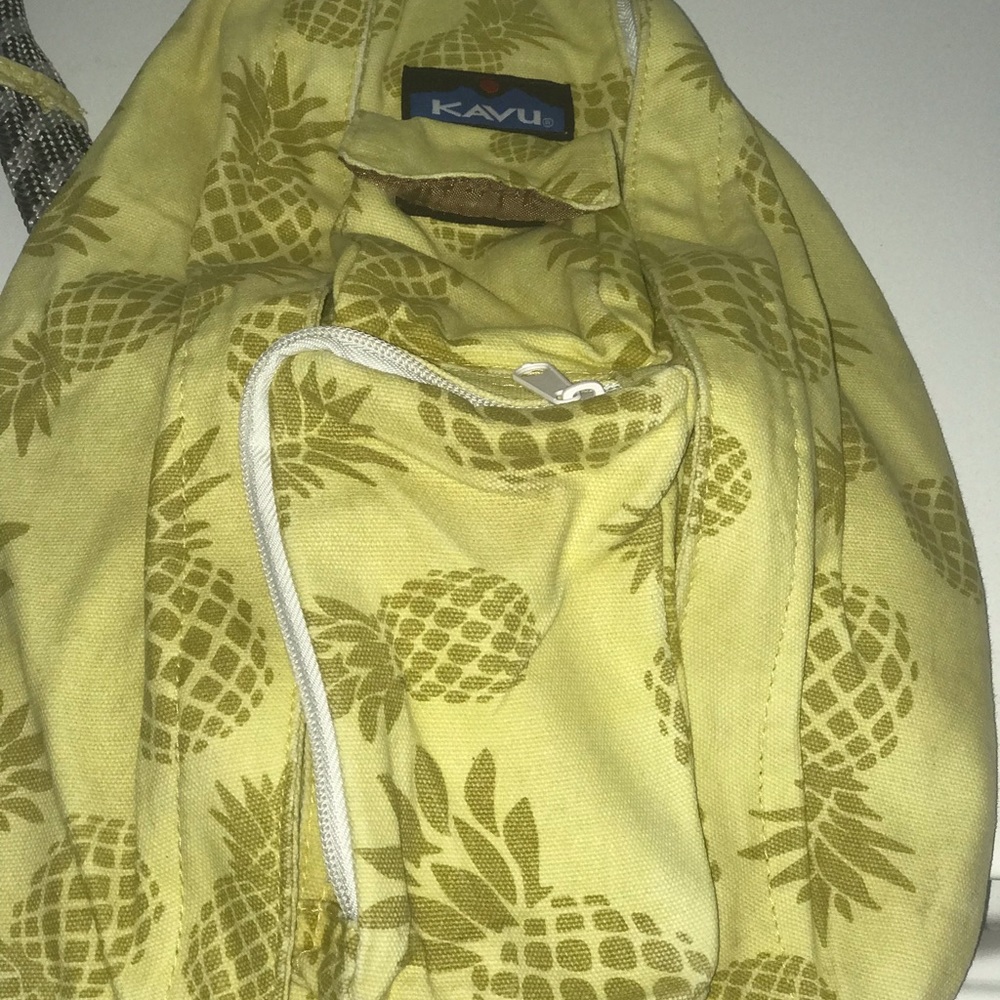 Kavu Bag Pineapple Rope Sling Backpack Crossbody Shoulder Pockets Pineapples